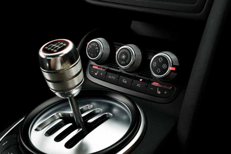 Audi R8 5.2 FSI V10 Quattro (Manual)