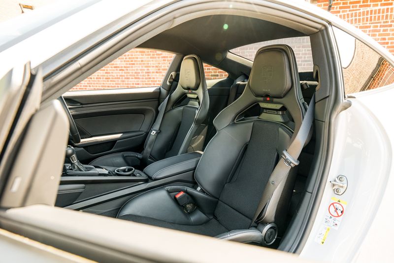 Porsche 911 (992.2) GT3 Touring PDK