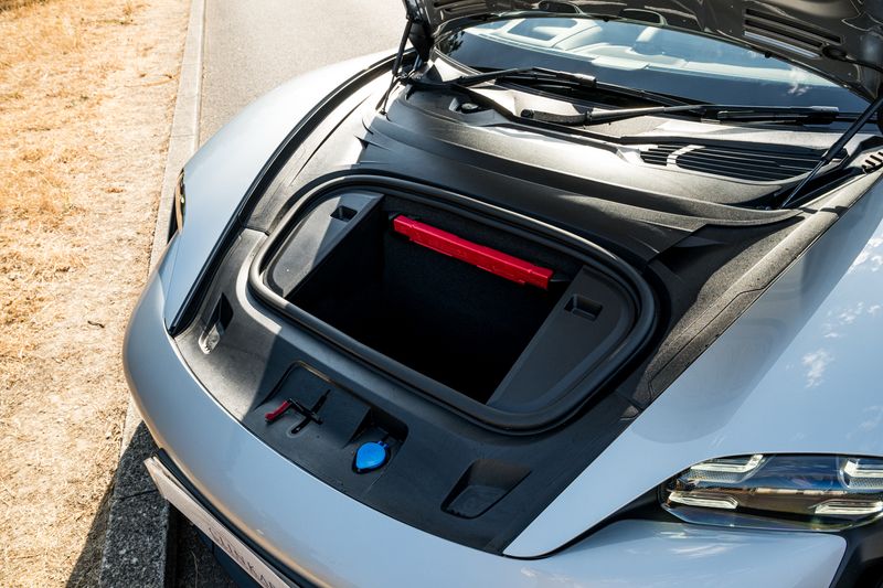 Porsche Taycan Performance Plus 93.4kWh Turbo S Cross Turismo