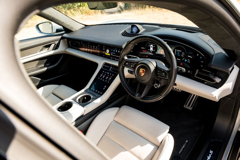 Porsche Taycan Performance Plus 93.4kWh Turbo S Cross Turismo