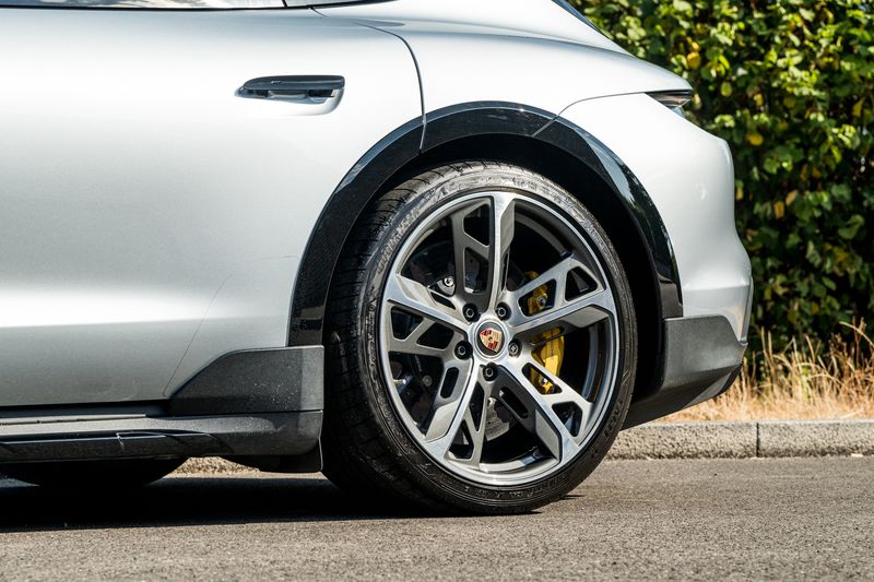 Porsche Taycan Performance Plus 93.4kWh Turbo S Cross Turismo