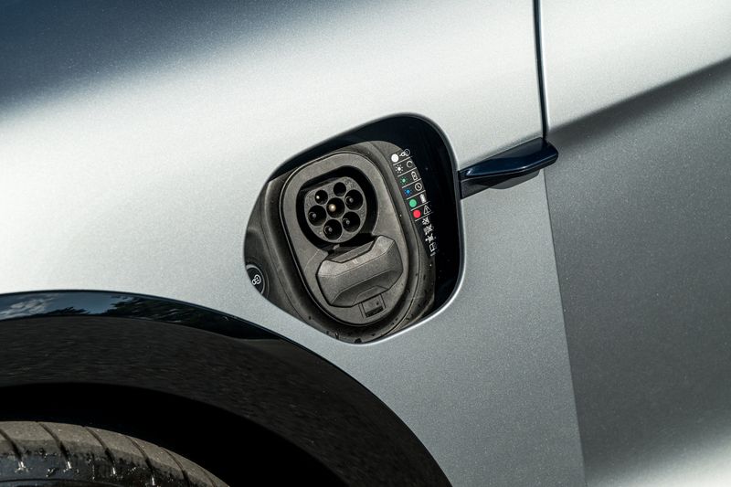 Porsche Taycan Performance Plus 93.4kWh Turbo S Cross Turismo