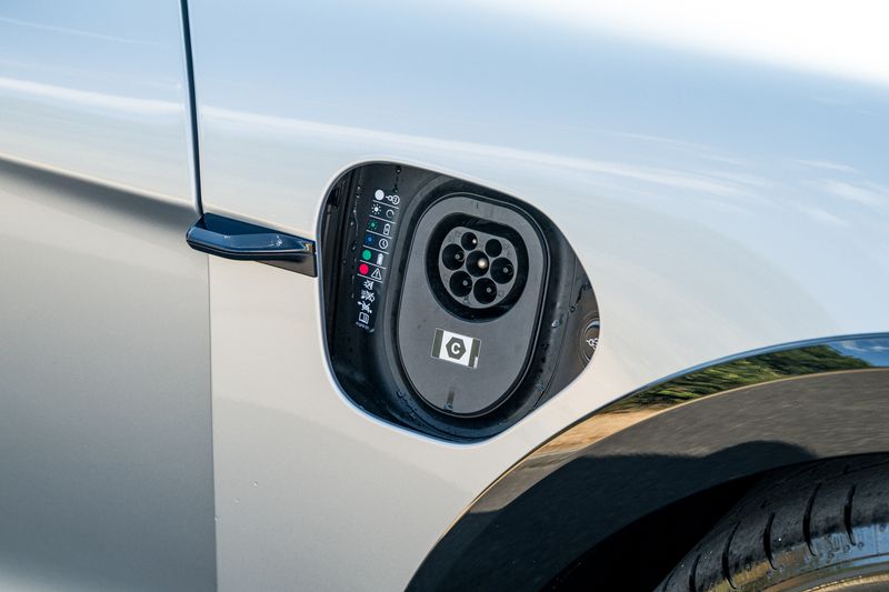 Porsche Taycan Performance Plus 93.4kWh Turbo S Cross Turismo