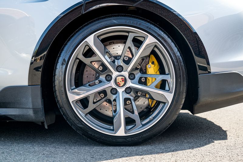 Porsche Taycan Performance Plus 93.4kWh Turbo S Cross Turismo