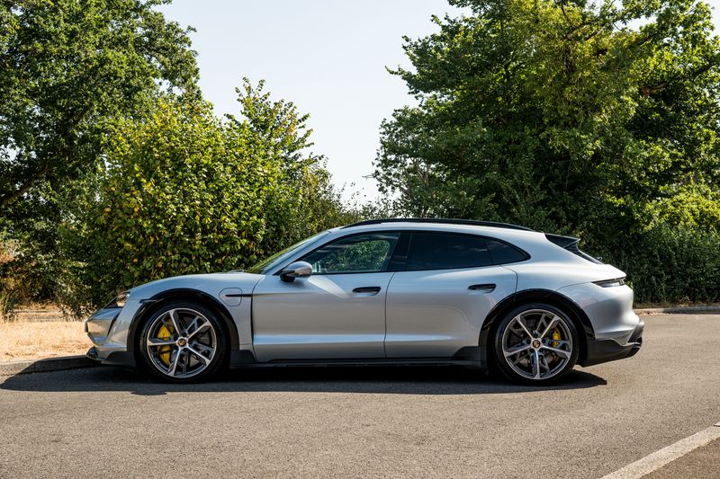 Porsche Taycan Performance Plus 93.4kWh Turbo S Cross Turismo