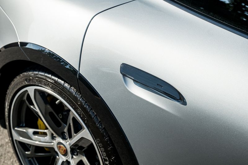 Porsche Taycan Performance Plus 93.4kWh Turbo S Cross Turismo