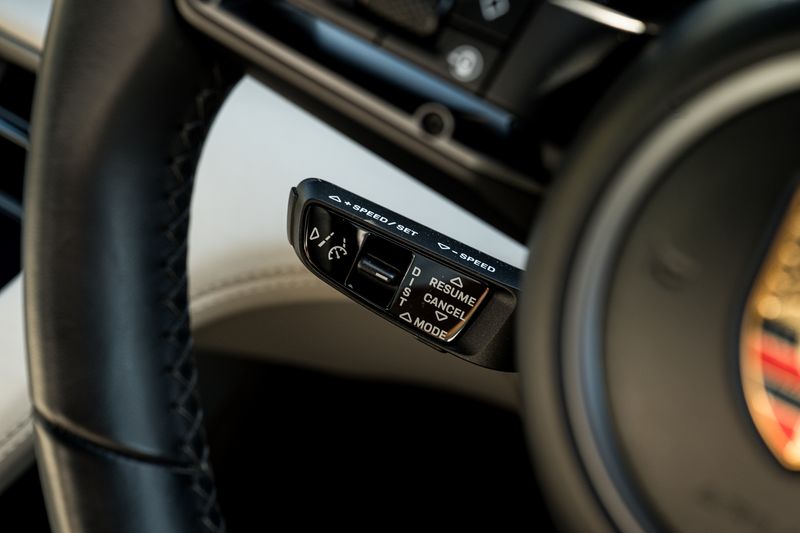 Porsche Taycan Performance Plus 93.4kWh Turbo S Cross Turismo