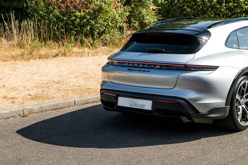 Porsche Taycan Performance Plus 93.4kWh Turbo S Cross Turismo
