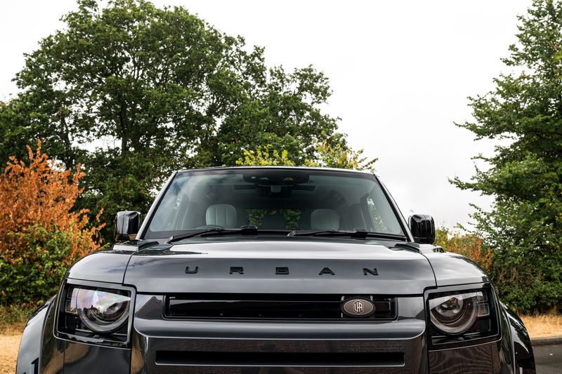 Land Rover Defender 90 5.0 P525 V8 SUV Petrol Auto 4WD (URBAN)