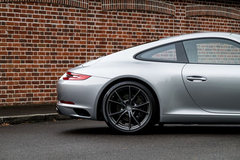 Porsche 911 (991) Carrera T Coupe PDK