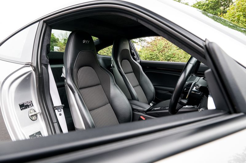 Porsche 911 (991) Carrera T Coupe PDK