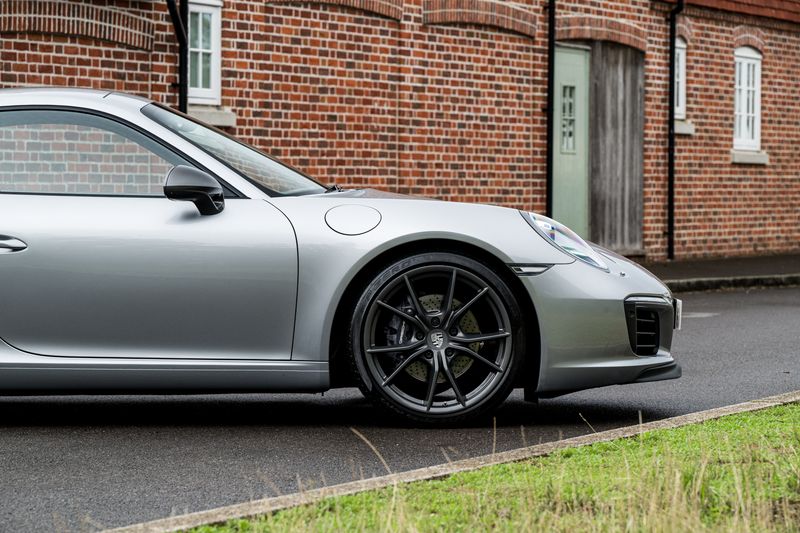 Porsche 911 (991) Carrera T Coupe PDK