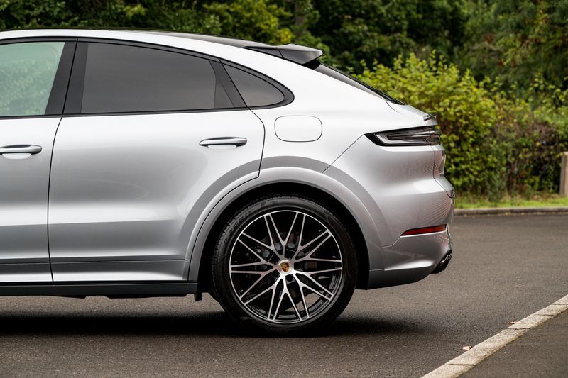 Porsche Cayenne 3.0 V6 E-Hybrid Coupe Plug-in Hybrid (25.9kWh) Tiptronic S 4WD