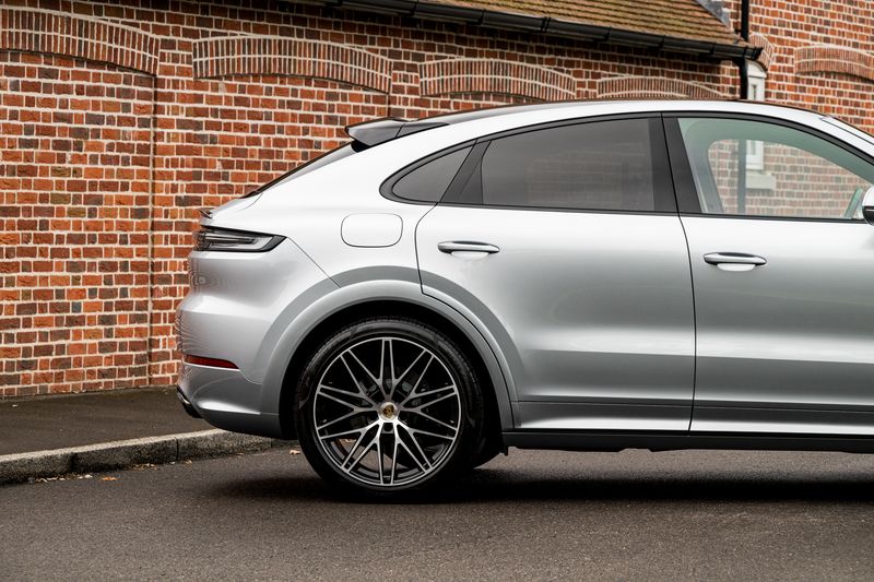 Porsche Cayenne 3.0 V6 E-Hybrid Coupe Plug-in Hybrid (25.9kWh) Tiptronic S 4WD