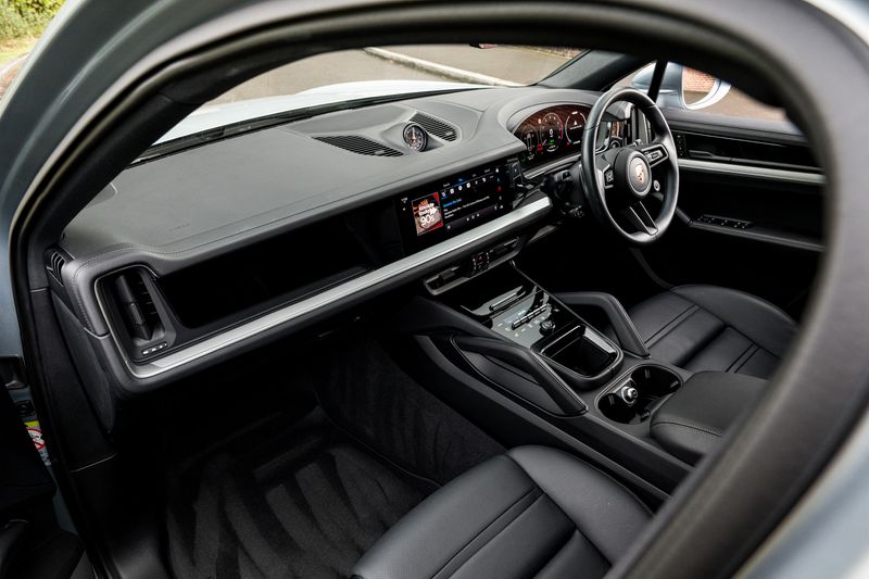 Porsche Cayenne 3.0 V6 E-Hybrid Coupe Plug-in Hybrid (25.9kWh) Tiptronic S 4WD