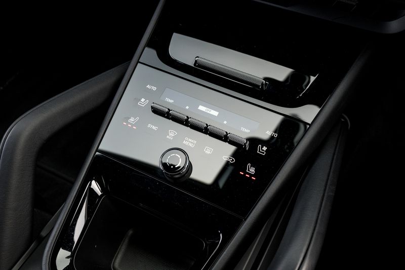Porsche Cayenne 3.0 V6 E-Hybrid Coupe Plug-in Hybrid (25.9kWh) Tiptronic S 4WD
