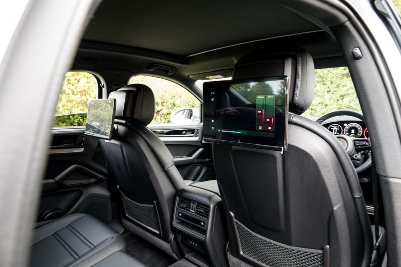 Porsche Cayenne 3.0 V6 E-Hybrid Coupe Plug-in Hybrid (25.9kWh) Tiptronic S 4WD