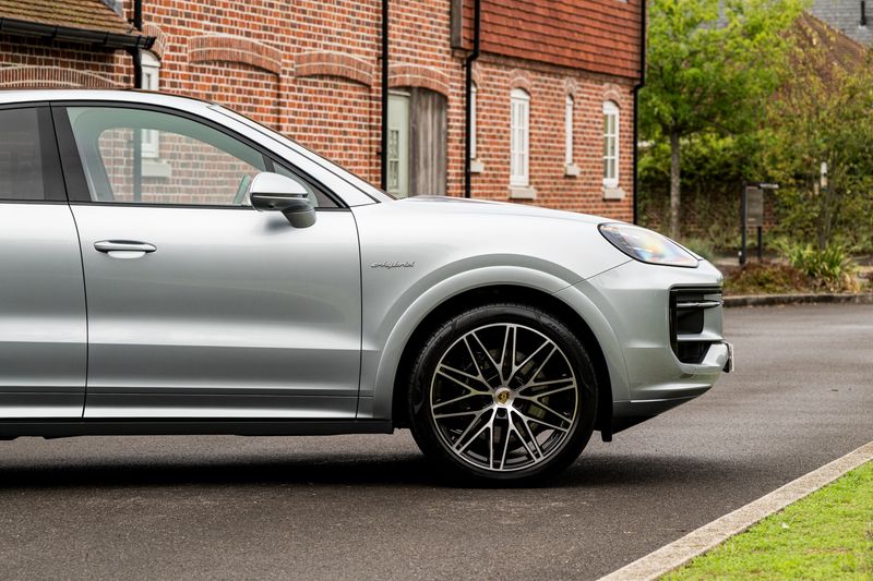 Porsche Cayenne 3.0 V6 E-Hybrid Coupe Plug-in Hybrid (25.9kWh) Tiptronic S 4WD