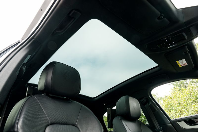 Porsche Cayenne 3.0 V6 E-Hybrid Coupe Plug-in Hybrid (25.9kWh) Tiptronic S 4WD