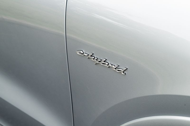 Porsche Cayenne 3.0 V6 E-Hybrid Coupe Plug-in Hybrid (25.9kWh) Tiptronic S 4WD