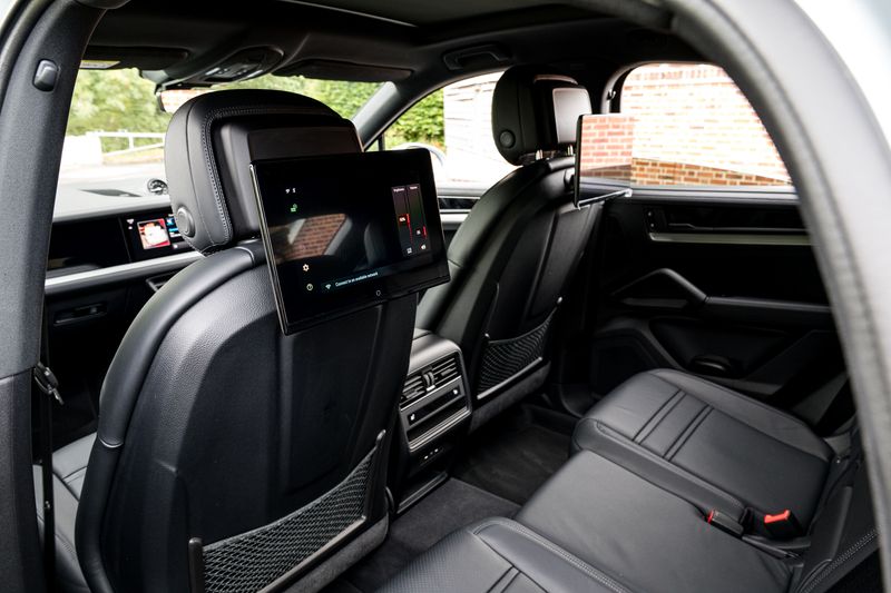 Porsche Cayenne 3.0 V6 E-Hybrid Coupe Plug-in Hybrid (25.9kWh) Tiptronic S 4WD