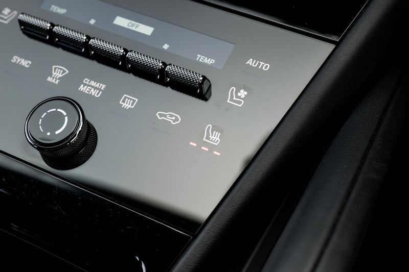 Porsche Cayenne 3.0 V6 E-Hybrid Coupe Plug-in Hybrid (25.9kWh) Tiptronic S 4WD