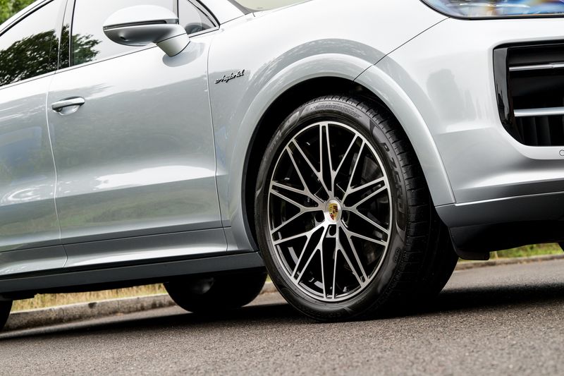 Porsche Cayenne 3.0 V6 E-Hybrid Coupe Plug-in Hybrid (25.9kWh) Tiptronic S 4WD