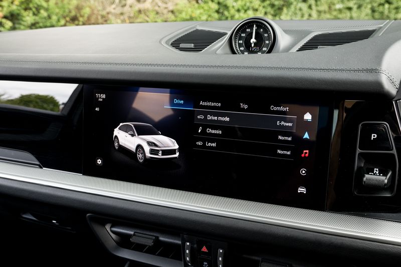Porsche Cayenne 3.0 V6 E-Hybrid Coupe Plug-in Hybrid (25.9kWh) Tiptronic S 4WD