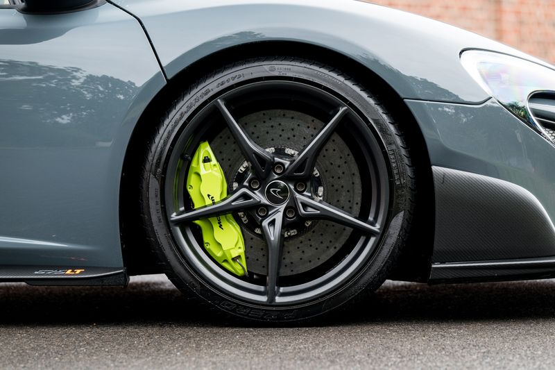 McLaren 675LT 3.8T V8 SSG Coupe