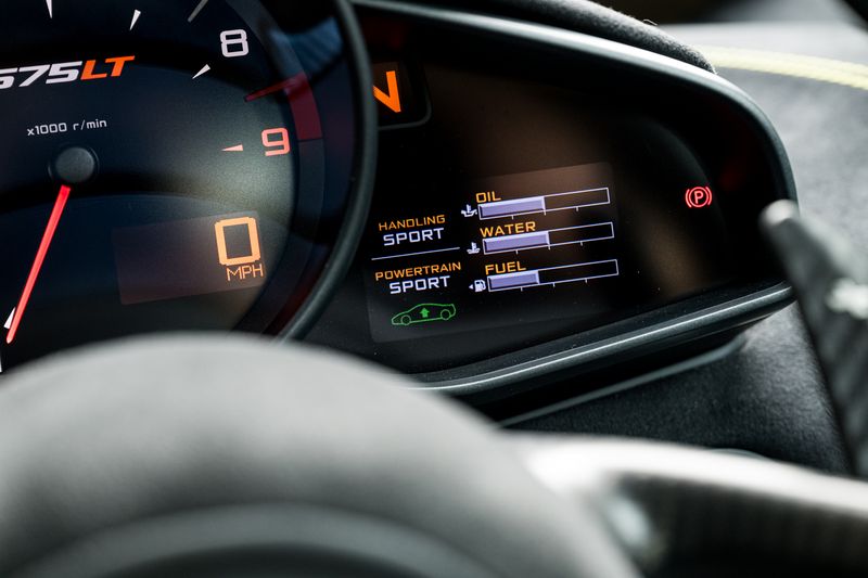 McLaren 675LT 3.8T V8 SSG Coupe