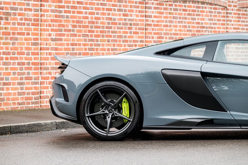 McLaren 675LT 3.8T V8 SSG Coupe