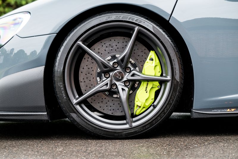 McLaren 675LT 3.8T V8 SSG Coupe