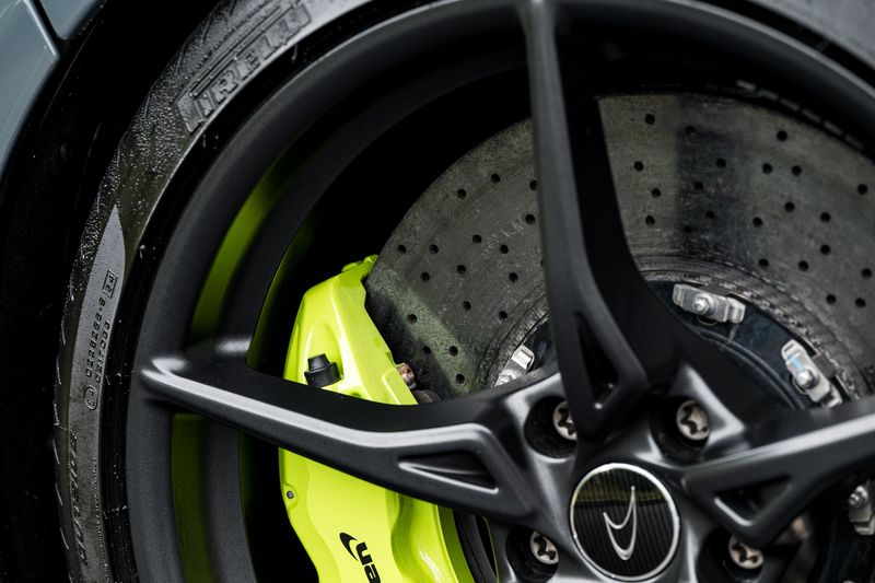 McLaren 675LT 3.8T V8 SSG Coupe
