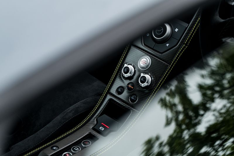 McLaren 675LT 3.8T V8 SSG Coupe