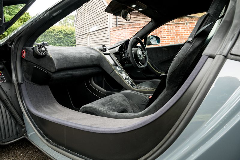 McLaren 675LT 3.8T V8 SSG Coupe
