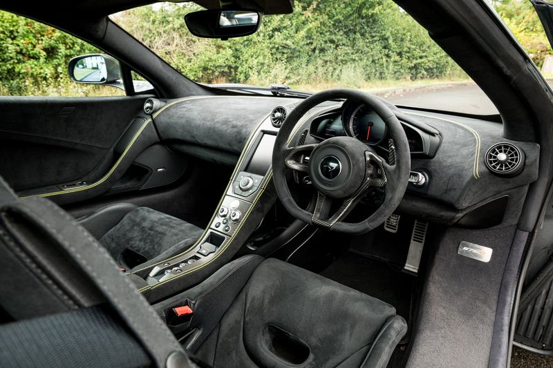 McLaren 675LT 3.8T V8 SSG Coupe