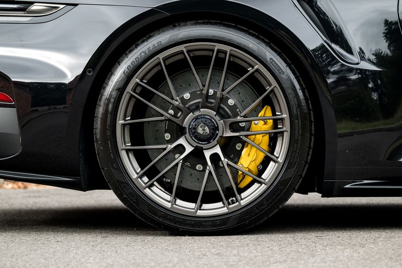 Porsche 911 (992.2) 3.6 T-Hybrid Turbo S PDK 4WD