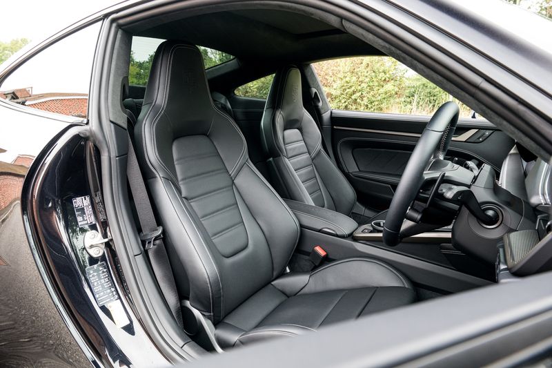 Porsche 911 (992.2) 3.6 T-Hybrid Turbo S PDK 4WD