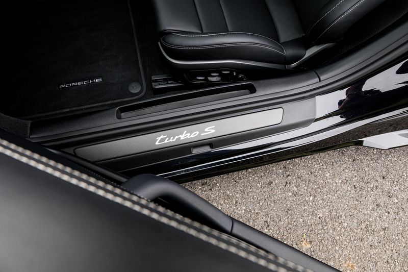 Porsche 911 (992.2) 3.6 T-Hybrid Turbo S PDK 4WD