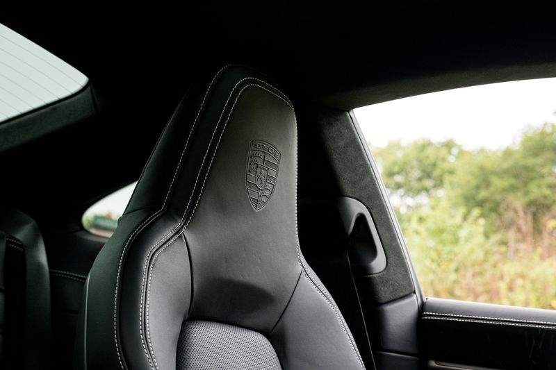 Porsche 911 (992.2) 3.6 T-Hybrid Turbo S PDK 4WD