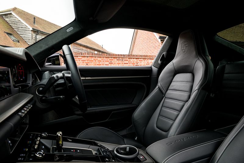 Porsche 911 (992.2) 3.6 T-Hybrid Turbo S PDK 4WD