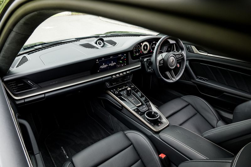 Porsche 911 (992.2) 3.6 T-Hybrid Turbo S PDK 4WD
