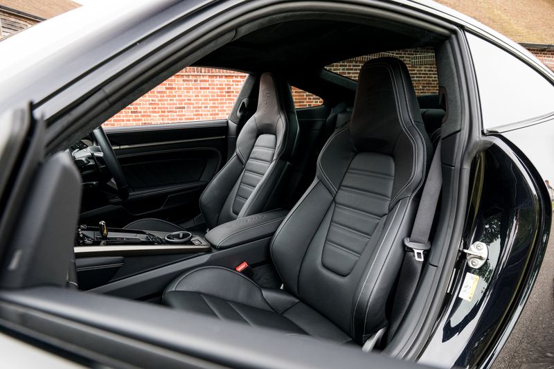 Porsche 911 (992.2) 3.6 T-Hybrid Turbo S PDK 4WD