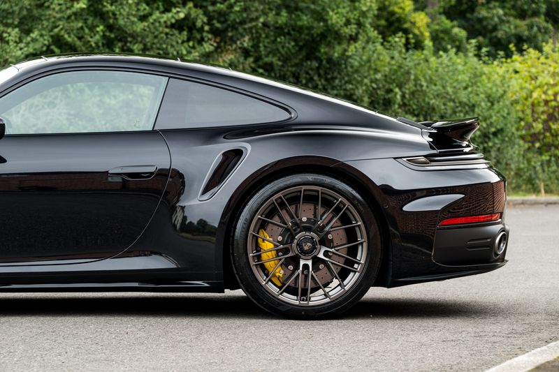 Porsche 911 (992.2) 3.6 T-Hybrid Turbo S PDK 4WD