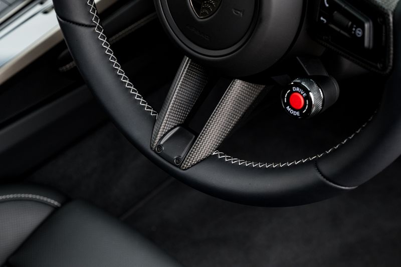 Porsche 911 (992.2) 3.6 T-Hybrid Turbo S PDK 4WD