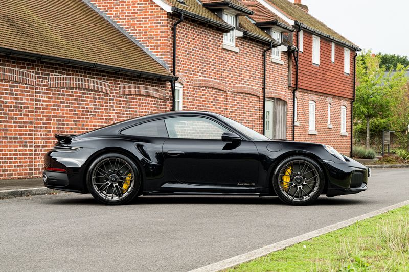 Porsche 911 (992.2) 3.6 T-Hybrid Turbo S PDK 4WD