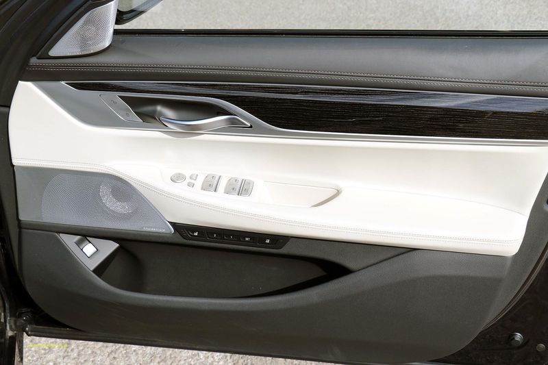 BMW M760iL X Drive V12