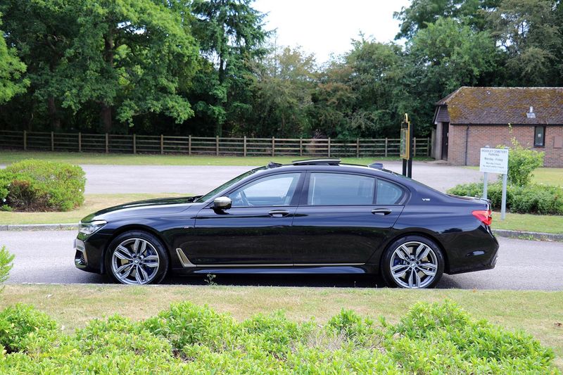 BMW M760iL X Drive V12