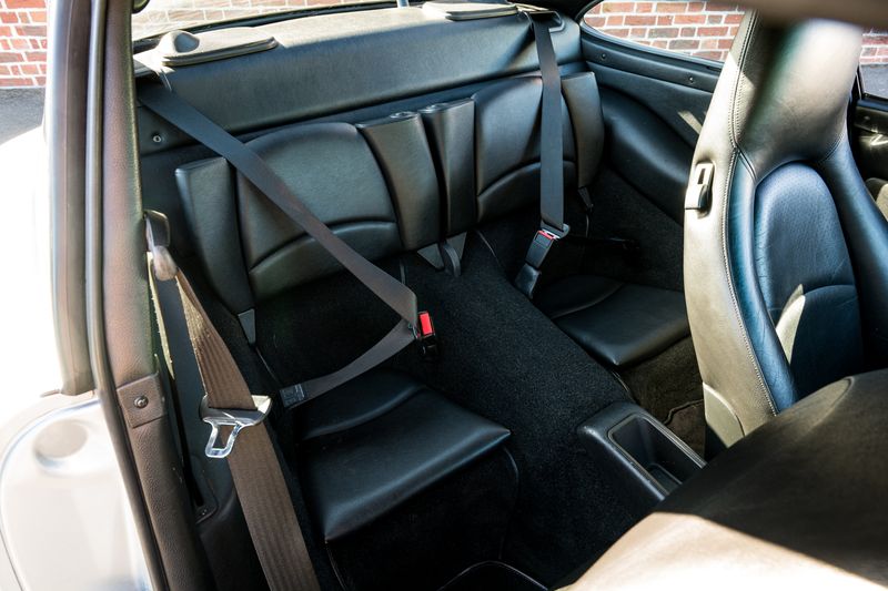 Porsche 911 (993) 3.6 Carrera 2 Coupe (Manual)