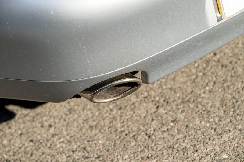 Porsche 911 (993) 3.6 Carrera 2 Coupe (Manual)